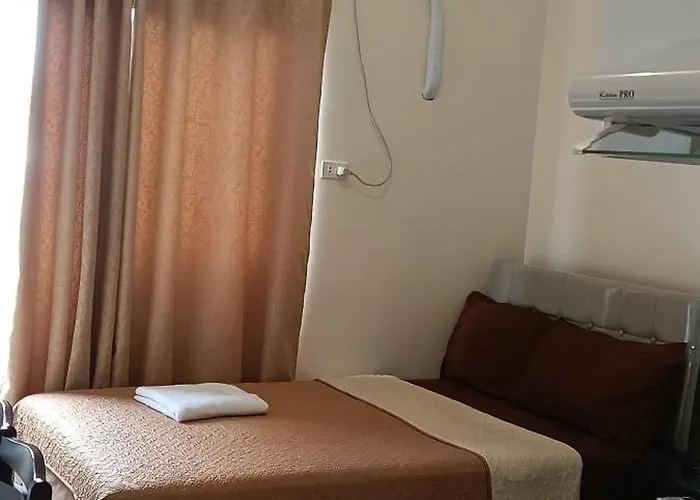 Thyme Residences Condominium, Unit 208 Appartement
